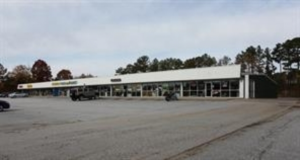 Listing Image #1 - Retail for sale at 3541 Stone Mountain HWY, Snellville GA 30078