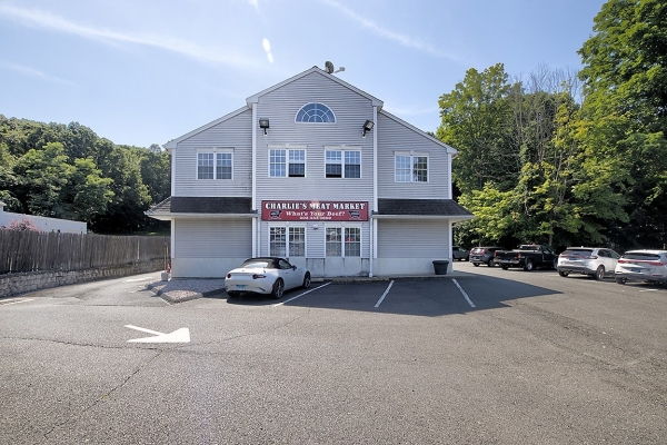 Listing Image #1 - Retail for sale at 139 MIDDLETOWN AVENUE, NORTH HAVEN CT 06473