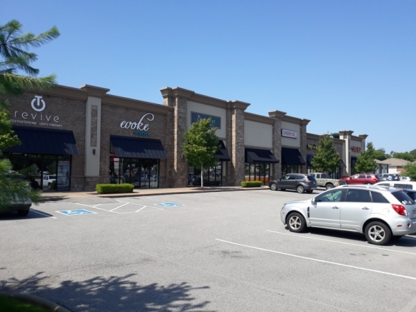 Listing Image #1 - Shopping Center for sale at 210 Needmore Rd., Clarksville TN 37040