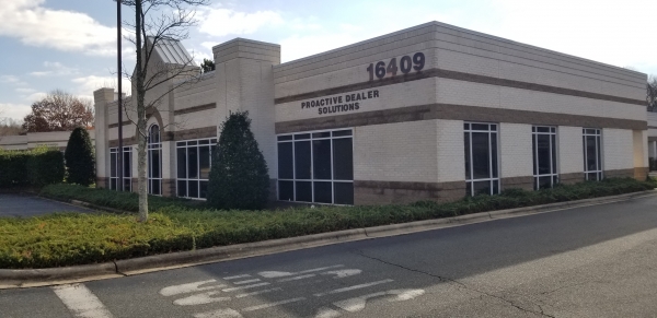 Listing Image #1 - Office for sale at 16409 Northcross Dr, Huntersville NC 28078