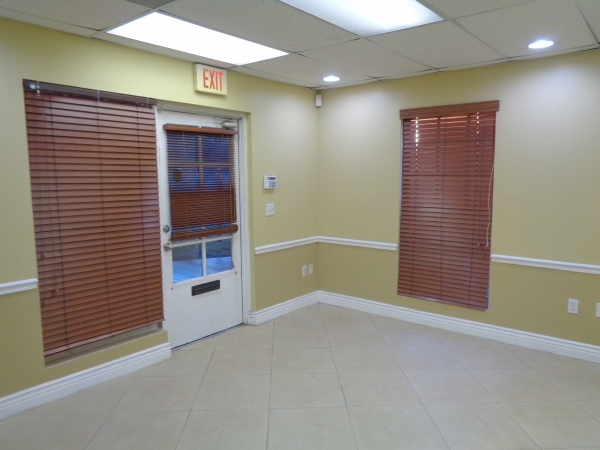 Listing Image #2 - Office for sale at 7737 N University Dr #101, Tamarac FL 33321