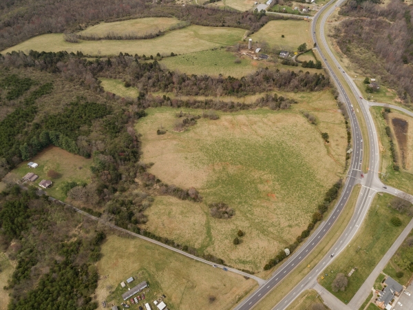 Listing Image #2 - Retail for sale at 1683 E. Lynchburg Salem Turnpike, Bedford VA 24523