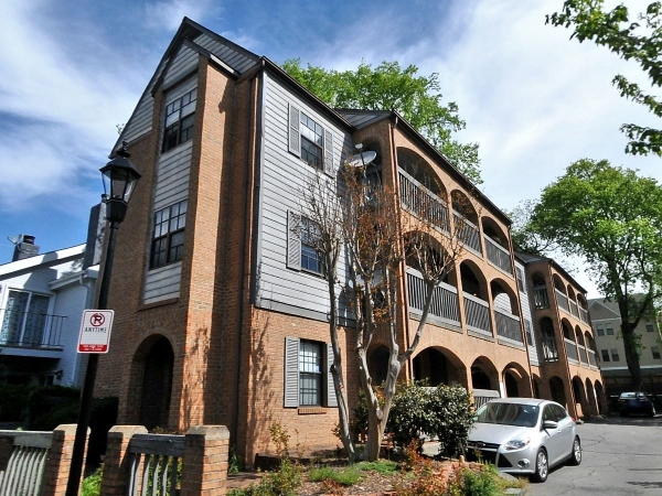 Listing Image #1 - Multi-family for sale at 406 W 9th St, Charlotte NC 28202
