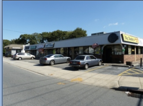 Listing Image #2 - Others for sale at 1 Park Lane, Massapequa NY 11758