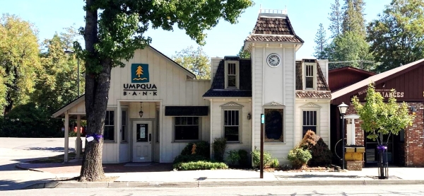 Listing Image #1 - Office for sale at 641 Main Street, Weaverville CA 96093