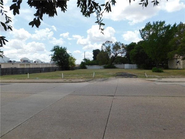 Listing Image #2 - Land for sale at 8014 Blossom Lane, Dallas TX 75227