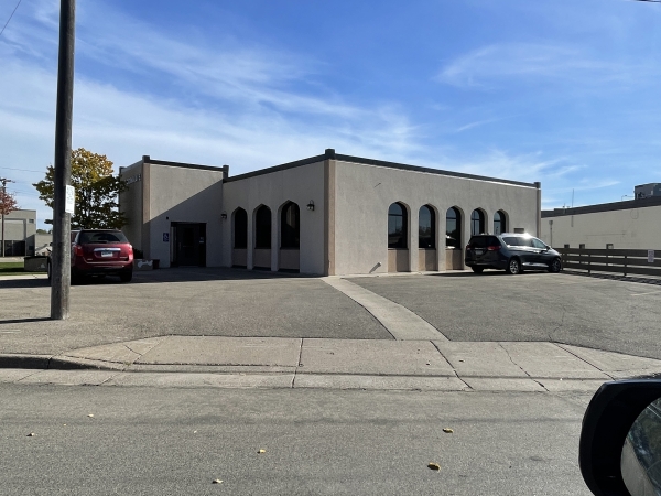 Listing Image #1 - Office for sale at 1884 Como Avenue, Saint Paul MN 55108
