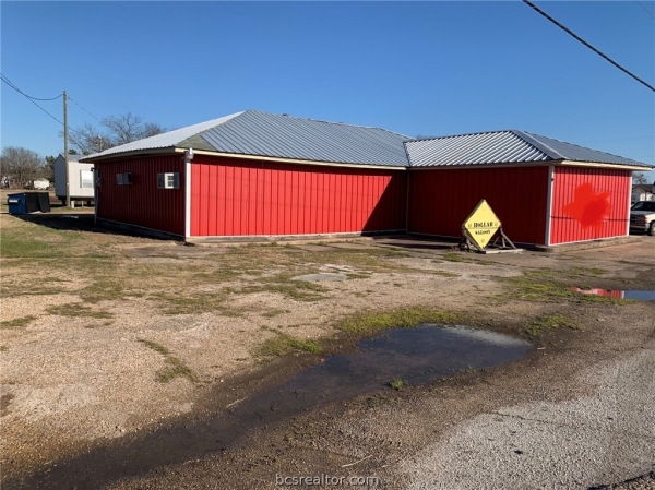 Listing Image #1 - Industrial for sale at 5948 US 77 Highway, Burlington TX 76519