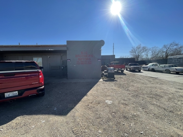 Listing Image #1 - Industrial for sale at 512 E 34th Street, Lubbock TX 79404