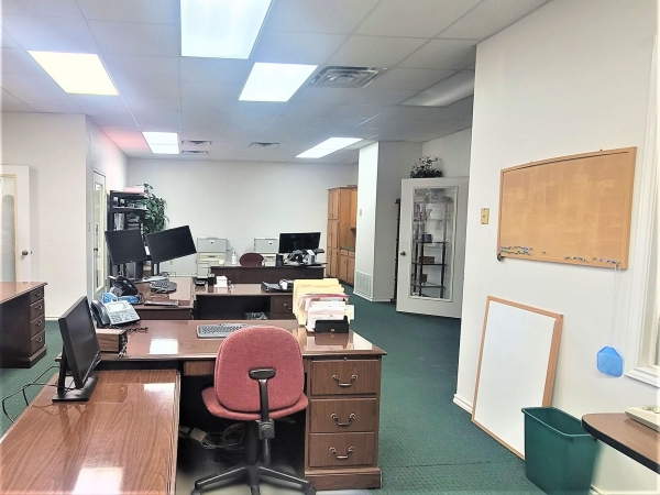 Listing Image #3 - Office for sale at 101 Cedar Avenue, Naples TX 75668