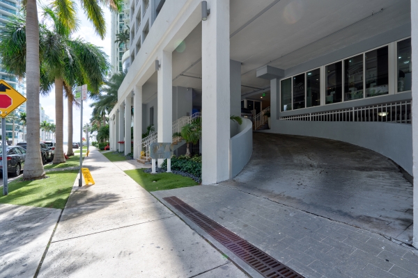 Listing Image #9 - Retail for sale at 170 SE 14th Street, CU-2, Miami FL 33131