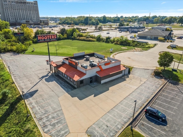 Listing Image #2 - Retail for sale at 3120, 3240 Horizon Drive, Springfield IL 62703