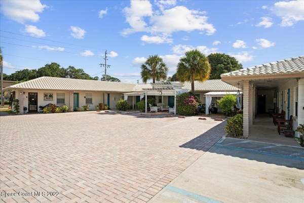 Listing Image #2 - Hotel for sale at 1301 S Washington Avenue, Titusville FL 32780