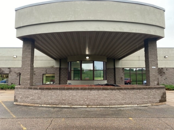 Listing Image #1 - Office for sale at 1517 N Oak Ave, Marshfield WI 54449