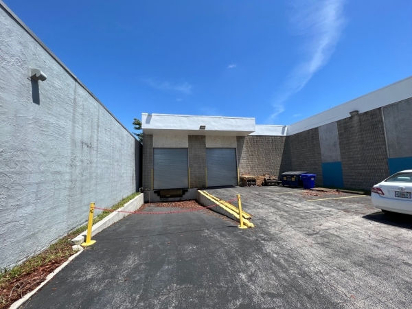 Listing Image #3 - Industrial for sale at 215 Southwest 32nd Street, Fort Lauderdale FL 33315