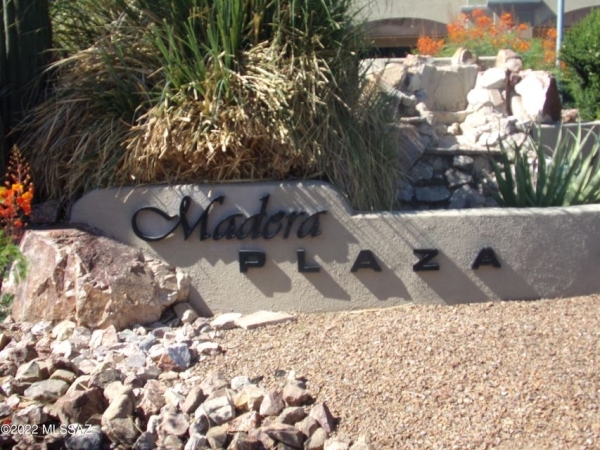Listing Image #1 - Office for sale at 512 E Whitehouse Canyon Rd #140, Green Valley AZ 85614