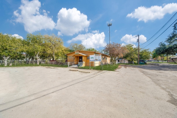 Listing Image #2 - Retail for sale at 2214 Palo Alto Rd., San Antonio TX 78211