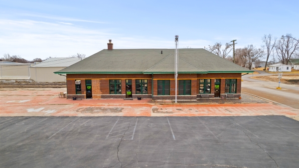 Listing Image #2 - Multi-Use for sale at 1 Elm Street, Chillicothe MO 64601