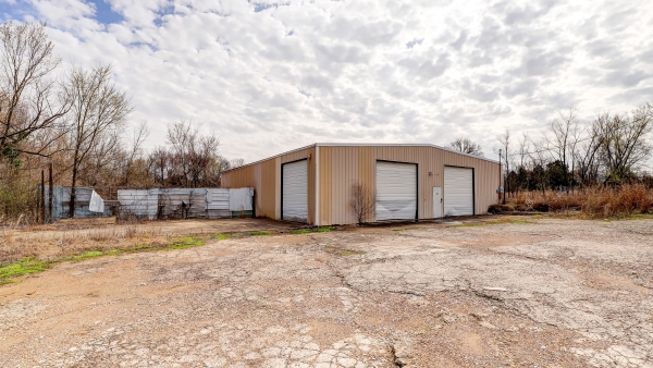 Listing Image #1 - Others for sale at 210 N Oats, Texarkana AR 71854