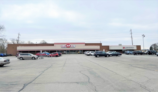 Listing Image #3 - Retail for sale at 605 E Southline Rd, Tuscola IL 61953
