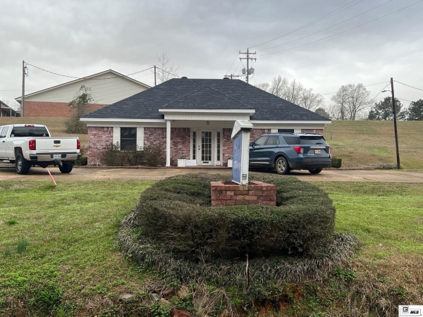 Listing Image #1 - Office for sale at 1108 STERLINGTON HIGHWAY, Farmerville LA 71241