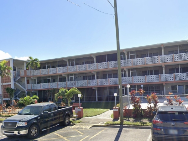 Listing Image #1 - Multi-family for sale at 1430 NE 170 St, North Miami Beach FL 33162