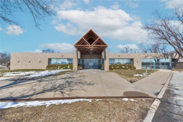 Listing Image #1 - Others for sale at 4050 River Center Court Ne B, Cedar Rapids IA 52402