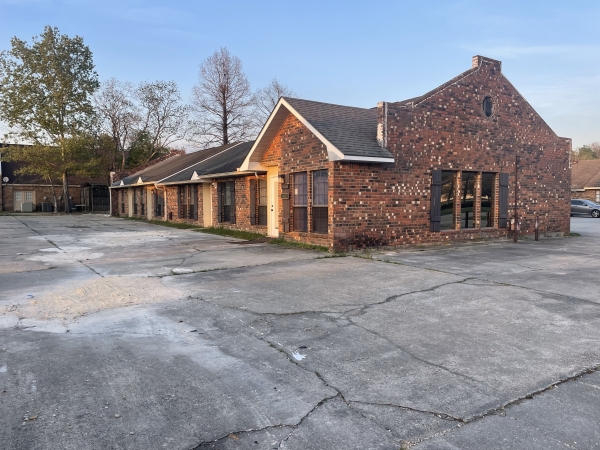 Listing Image #1 - Office for sale at 11811 Wentling Ave, Baton Rouge LA 70817 Listing Image #1 - Office for sale at 11811 Wentling Ave, Baton Rouge LA 70817