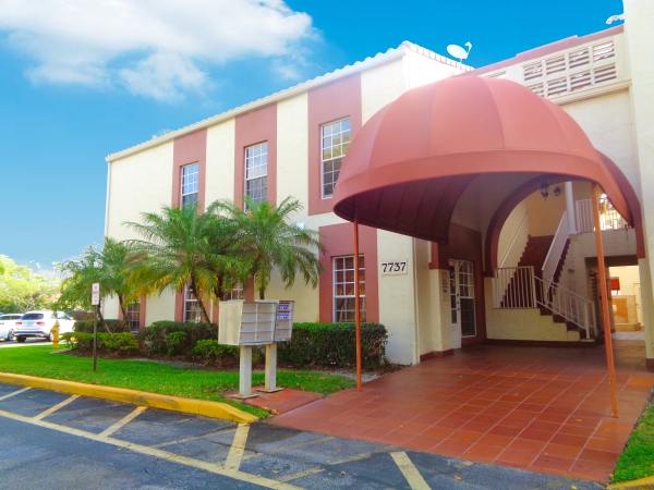 Listing Image #1 - Office for sale at 7737 N University Dr #101, Tamarac FL 33321