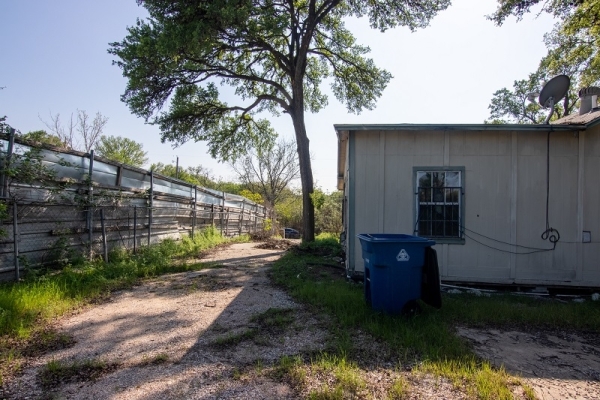 Listing Image #4 - Land for sale at 5610 Hudson, Austin TX 78721