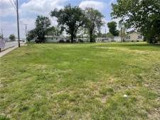 Industrial property for sale in Wood River, IL