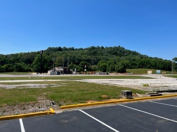 Listing Image #2 - Land for sale at 805 Mammoth Cave Street, Cave City KY 42127