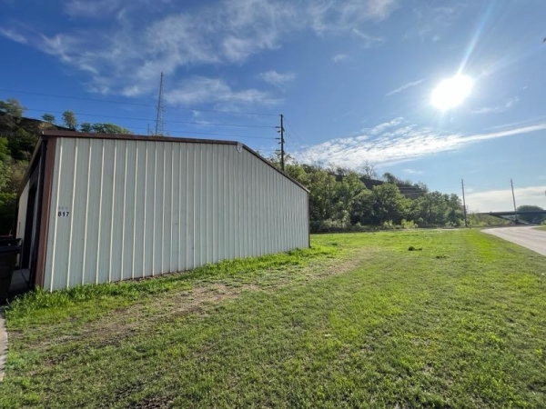 Listing Image #3 - Industrial for sale at 817 Tri View Ave, Sioux City IA 51103