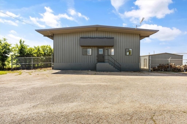 Listing Image #2 - Industrial for sale at 310 Edgewood Lane, Cleburne TX 76031