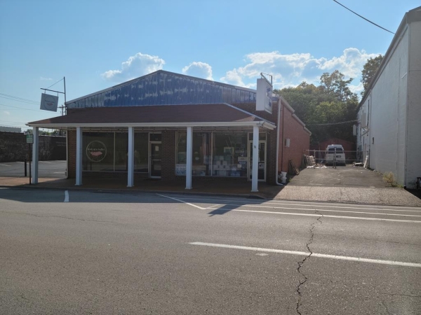 Listing Image #2 - Office for sale at 212 N White Street, Athens TN 37303