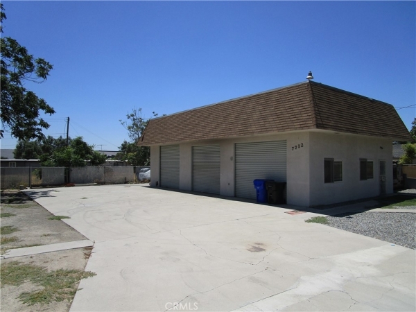 Listing Image #2 - Others for sale at 7712 Victoria Avenue, Highland CA 92346