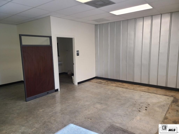 Listing Image #2 - Office for sale at 113 DOWNING PINES ROAD, West Monroe LA 71292