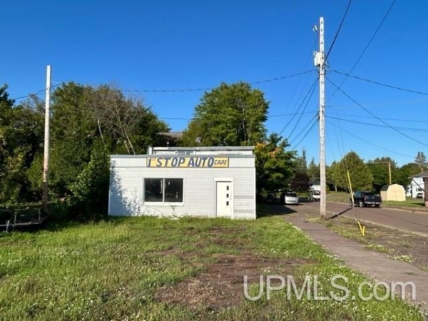 Listing Image #2 - Others for sale at 102 S Hecla, Laurium MI 49913
