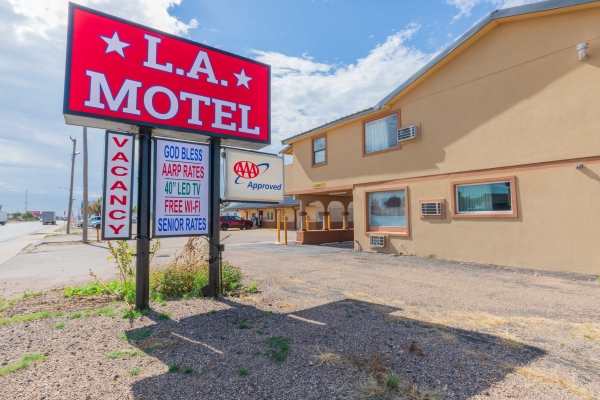 Listing Image #1 - Hotel for sale at 200 E First Street, Claude TX 79019