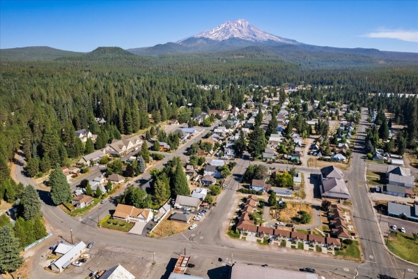 Listing Image #2 - Others for sale at 207 & 209 Quincy Avenue, McCloud CA 96057