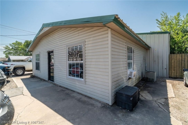 Listing Image #3 - Others for sale at 802 Mckenna Street, Poteau OK 74953
