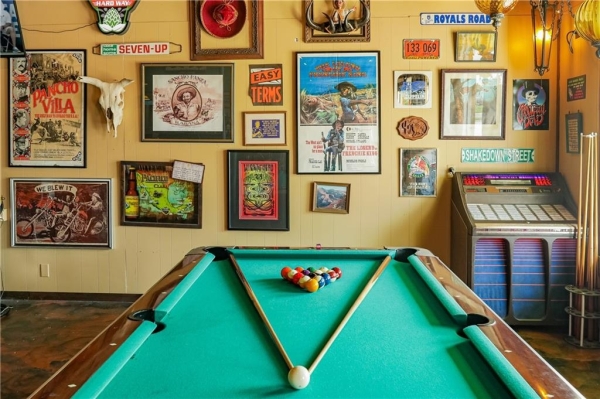 Listing Image #2 - Retail for sale at 6505 Nieman Road, Shawnee KS 66203