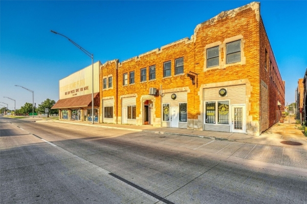 Listing Image #3 - Others for sale at 113 S Main Street, Altus OK 73521