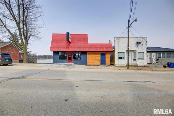 Listing Image #1 - Retail for sale at 108 South Main Street, Albany IA 61230