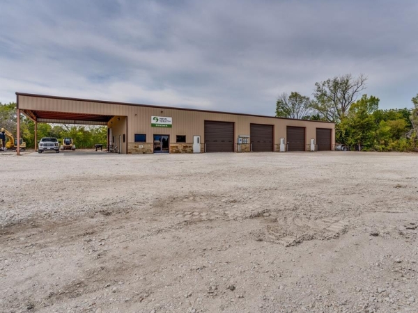 Listing Image #3 - Industrial for sale at 516 NE 2nd Street, Kerens TX 75144