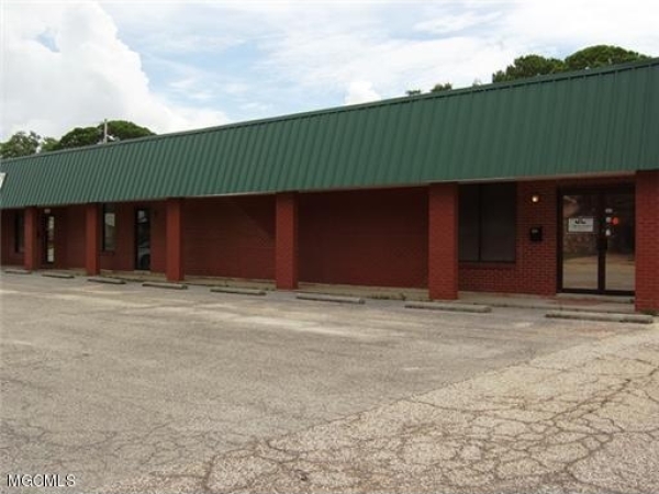 Listing Image #1 - Office for sale at 2100 14th Street, Pascagoula MS 39567