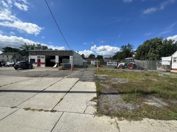 Listing Image #1 - Retail for sale at 2810 Harlem Rd, Cheektowaga NY 14225 Listing Image #1 - Retail for sale at 2810 Harlem Rd, Cheektowaga NY 14225