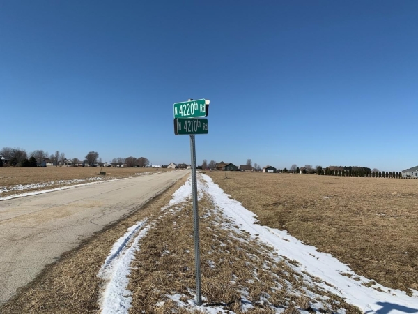 Listing Image #1 - Others for sale at 2447 N 4220th Road, Sheridan IL 60551