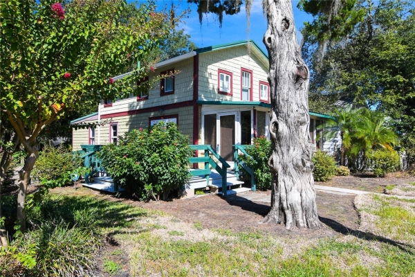 Listing Image #1 - Others for sale at 121 N HIGHLAND STREET, MOUNT DORA FL 32757