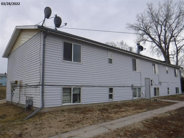 Listing Image #4 - Multi-family for sale at 207 North Calvert Ave., Sutton NE 68979